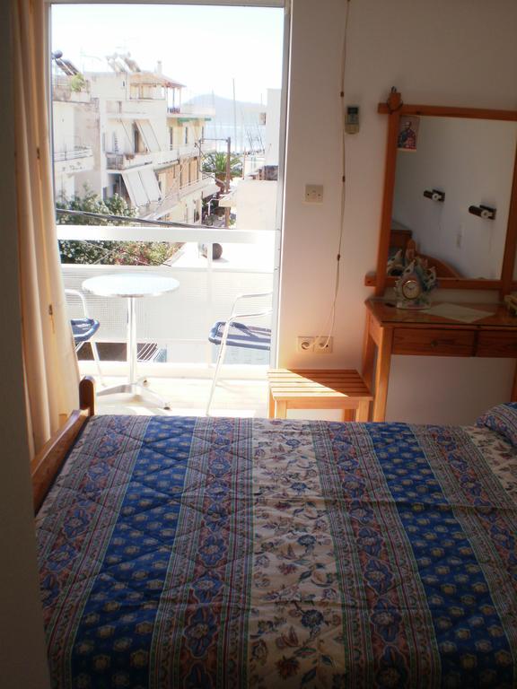 Pension Gina Méthana Pokoj fotografie